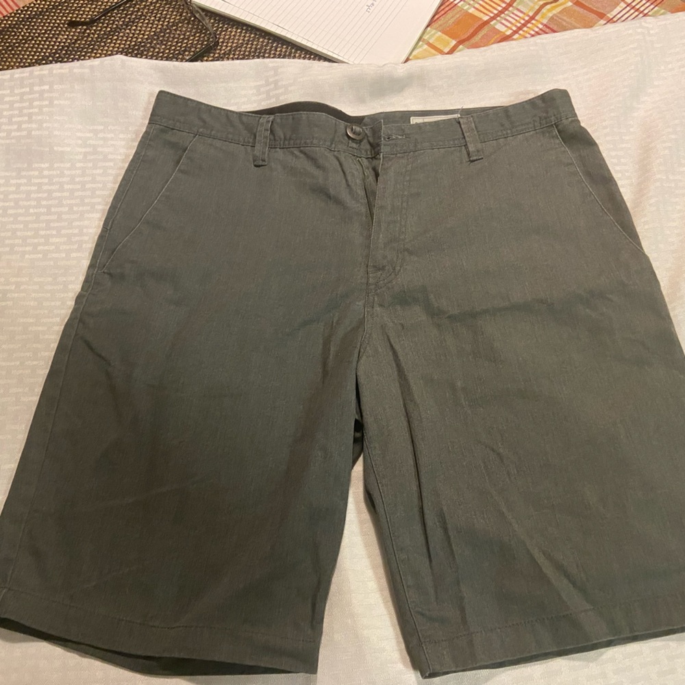 #0014 Mens shorts grey